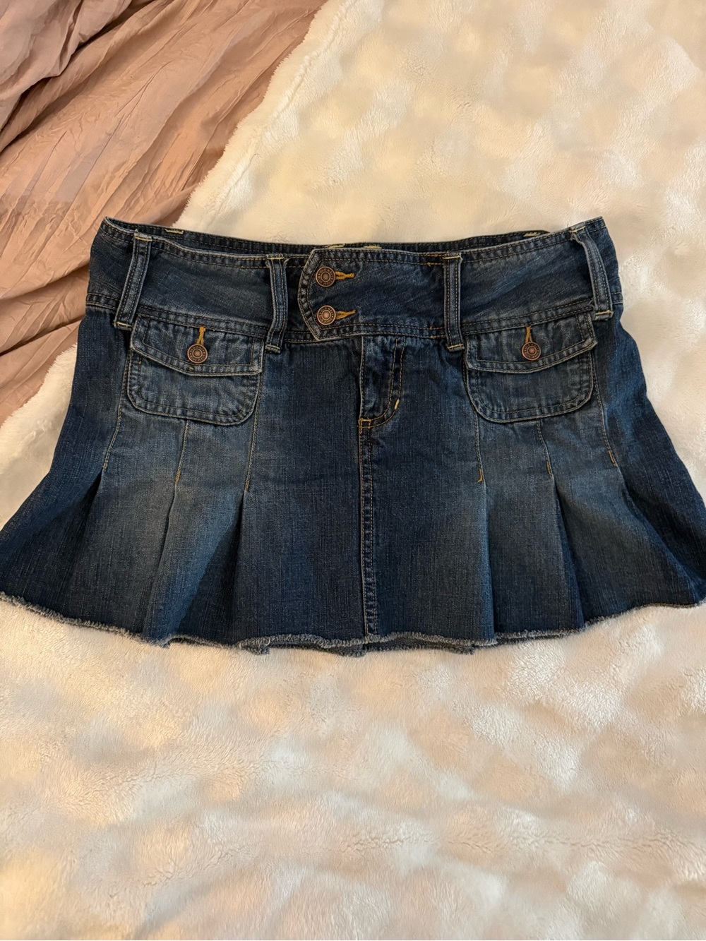 Vintage 2000s Old Navy Low Rise Pleated Denim Mini Skirt - Size 4